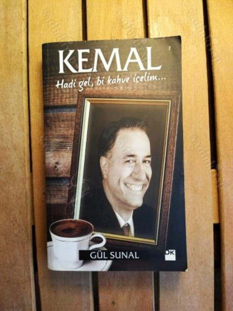<p><span style="color:#800080"><strong>Eşinin ölümünün ardından 'Kemal, Hadi Gel Bi Kahve İçelim'i yazan Gül Sunal kitabın hikayesini de anlatmıştı:</strong></span></p>
<p> </p>