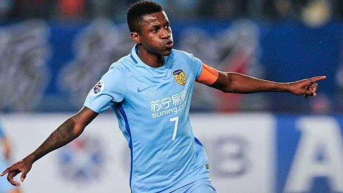 <p>Ramires - 1,5 milyon Euro</p>

<p> </p>

<p>Uzun yıllar Chelsea forması giydikten sonra Çin'e giden yıldızlardan Ramires de boşta. 34 yaşındaki oyuncunun market değeri 1,5 milyon Euro</p>
