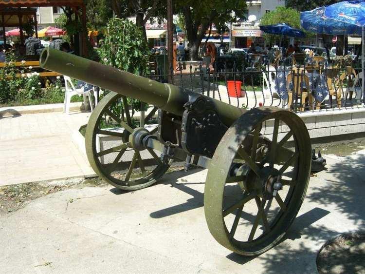 <p>İFTARDA TOP PATLAMASI</p>

<p>&nbsp;</p>

<p>Artık neredeyse hi&ccedil; uygulanmayan bu gelenekte, top patladığı anda bilinirdi ki artık iftar vakti gelmiştir.</p>
