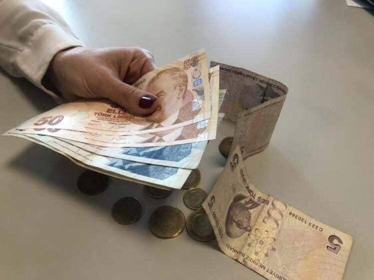 <p>Bu sayede nakit akışları olumsuz etkilenen ticaret erbabına geri ödeme kolaylığı sağlanırken, söz konusu imkandan yaklaşık 30 bin esnaf ve sanatkar yararlandı. Bu kapsamda yapılandırılan toplam tutar ise 650 milyon lirayı buldu</p>

<p> </p>
