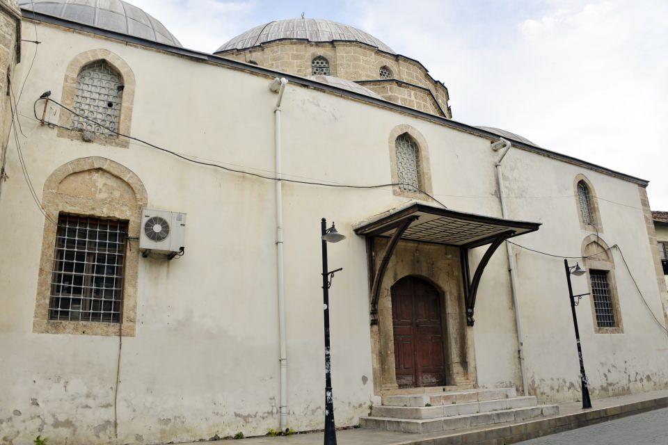 <p>Atalarımız, Orta Asya'dan beri yay kirişlerinde kullanmış bunları, yüzyıllar boyunca kullanmış. Amacımız esere hiçbir şekilde zarar vermeyip önümüzdeki yüzyıllara aktarabilmek" ifadelerini kullandı.</p>
