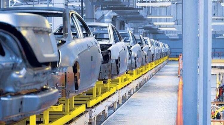 <p><strong>Asya ülkelerinin çip yatırımları </strong><br />
<br />
Güney Kore'nin dünyaca ünlü elektronik şirketi Samsung'un, 2030 yılında en büyük çip üreticisi olma hedefiyle 116 milyar dolar bütçe ayırması dikkati çekiyor. Söz konusu hedef kapsamında, Samsung'un Güney Kore'nin kuzeybatı bölgesinde yapımı devam eden dev fabrikasının bu yıl üretime başlaması öngörülüyor. Fabrikada, yeni cep telefonlarının standartlarına uygun çip üretimi yapılması da planlanıyor.</p>