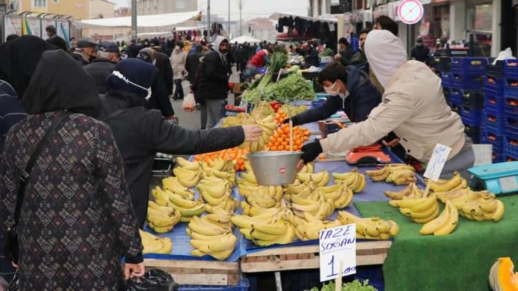 <p> BÜYÜKÇEKMECE<br />
<br />
Tepecik Pazartesi Pazarı,<br />
Dizdariye Salı Pazarı,<br />
Güzelce Çarşamba Pazarı,<br />
Muratçeşme Çarşamba Pazarı,<br />
Türkoba Perşembe Pazarı,<br />
Tepecik Perşembe Pazarı,<br />
Pazaroba (Mimaroba) Cuma Pazarı,<br />
Kumburgaz Cuma Pazarı,<br />
Büyükçekmece (Fatih Kemerdere) Cumartesi Pazarı,<br />
Mimarsinan Cumartesi Pazarı,<br />
Çakmaklı Cumartesi Pazarı,<br />
Celaliye-Kamiloba Cumartesi Pazarı,</p>
