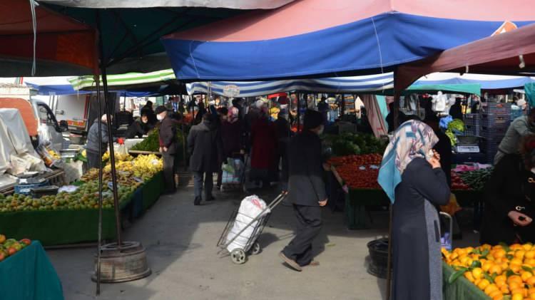 <p> ÇEKMEKÖY<br />
<br />
Ömerli Pazartesi Pazarı,<br />
Taşdelen Salı Mehmet Akif Mahallesi Salı Pazarı,<br />
Taşdelen Salı Soğukpınar Mahallesi Salı Pazarı,<br />
Çekmeköy Kapalı Ulus Cumartesi Pazarı,</p>