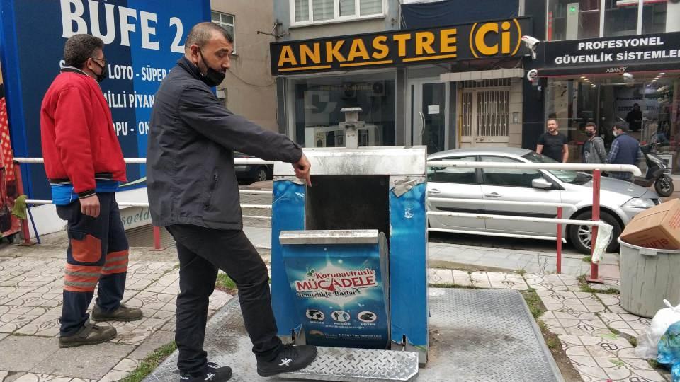 <p> Allah razı olsun bulundu. Allah kimseyi bunaltmasın. Allah herkesten razı olsun. Allah herkesi çocuk çocuğuna bağışlasın. Kızım çok eli açık. Çok iyiliksever birisi. Allah verdiklerini karşısına getirdi" dedi.</p>
