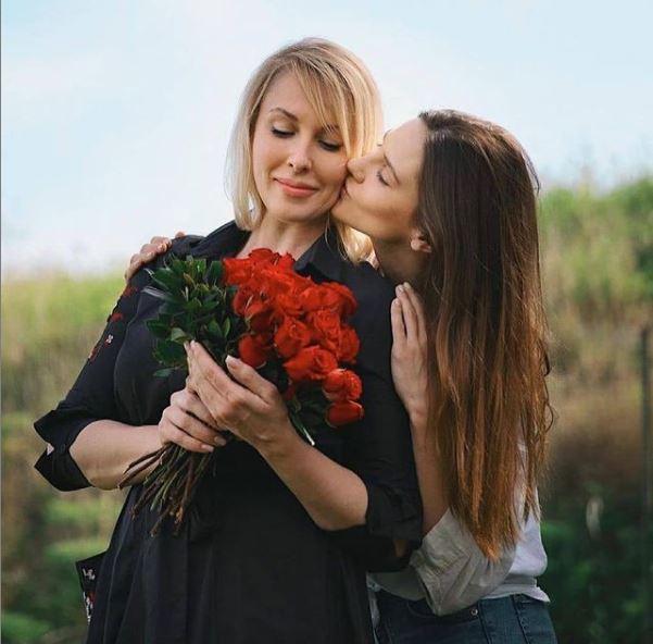 <p><strong>ALİNA BOZ</strong></p>

<p><strong>Alina Boz anneler gününü annesiyle birlikte olan bir fotoğrafını paylaşarak kutladı.</strong></p>
