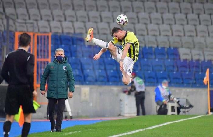 <p>Mert Hakan Yandaş için 7.5 milyon Euro isteniyor</p>
<p>Fransa ve İtalya’dan Mert Hakan Yandaş için teklif gelirken kulüp futbolcu için 7.5 milyon Euro bonservis bedeli belirledi.</p>