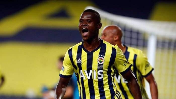 <p>Samatta’yı Club Brugge istiyor</p>
<p>Öte yandan Samatta için ise Club Brugge 3.5 milyon Euro teklif etti. Bu konuda son karar önümüzdeki günlerde yönetim karar verecek.</p>