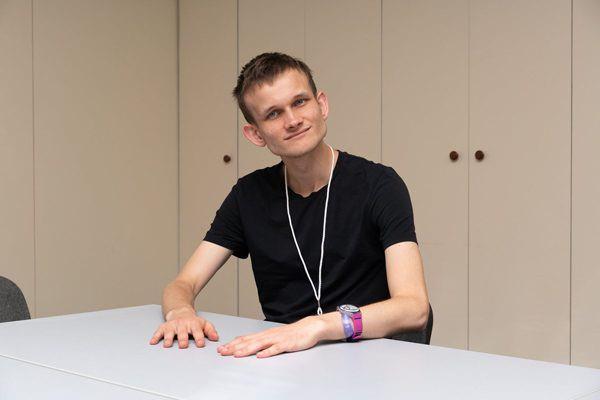 <p><strong>376 MİLYAR DOLARA ULAŞTI</strong></p>

<p>Ethereum’un piyasa değeri toplamda 376 milyar dolar seviyesinde. Bitcoin ise 1.08 trilyon dolar olarak liderliğini sürdürüyor</p>

