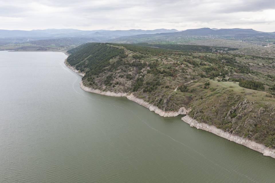 <p>Barajlardaki doluluk oranının an itibarıyla yüzde 21 olduğunu ifade eden Öztürk şöyle devam etti:</p>

<p>"Bu da yaklaşık aktif kullanılabilir hacim olarak baktığımızda 334 milyon metreküp civarında bir rakama denk geliyor. </p>
