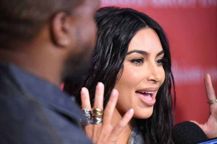 <p>ABD hükümeti, geçen hafta Los Angeles’ta bir dava açılan Kim Kardashian'ın mimarı ve adı kaçakcılık davasında yer aldı. </p>

<p> </p>
