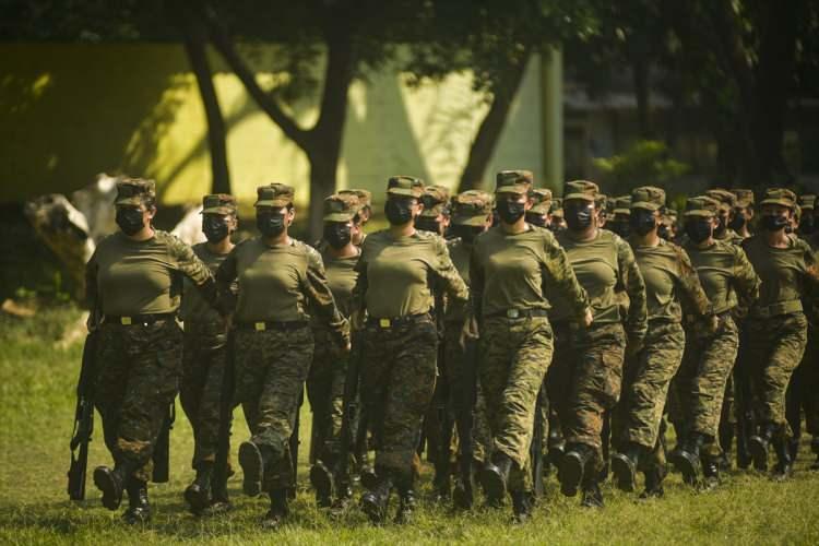 <p>197 yaşında olan Salvador ordusu her yıl 7 Mayıs'ta "Salvadorlu Askerlerin Günü"nü kutluyor. </p>
