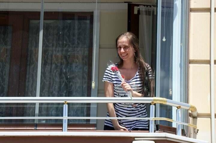 <p>Coşkulu etkinlikte duygulanan anneler, polis ekiplerine teşekkürlerini ilettiler.</p>
