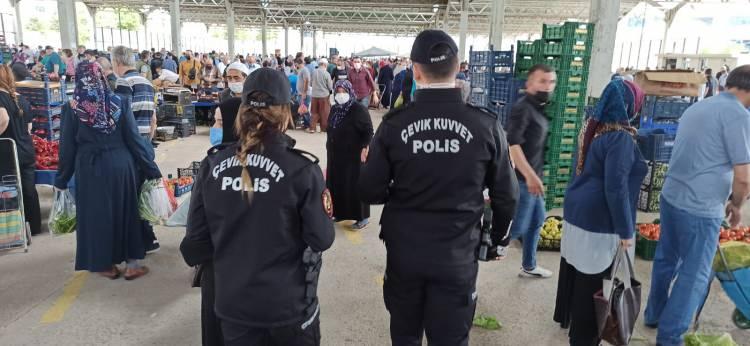 <p>Kırıkkale'de, İçişleri Bakanlığı'nın genelgesi doğrultusunda 'tam kapanma' sürecinde bugün açılan semt pazarlarında yoğunluk oluştu.</p>
<p> </p>