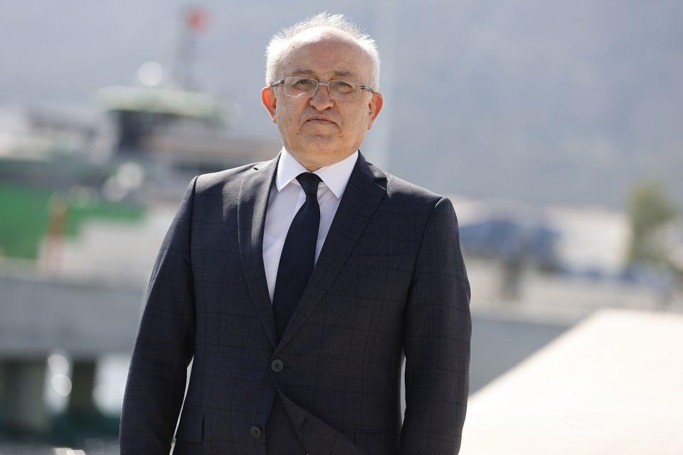 <p><strong>- "Mavi vatan emin ellerde"</strong></p>
<p>Meteksan Savunma Genel Müdür Yardımcısı Erdal Torun da iki deneyimli şirketin tecrübesini birleştirerek, mavi vatan sahasına yönelik bir projeyi gerçekleştirdiklerini söyledi.</p>