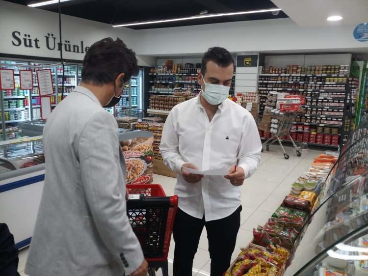 <p>Cem Aslan, Kadir Çetin, Hopdedik Ayhan, Cenk Sarıkaya, Mehmet Aydın ve Mustafa Yıldız gibi radyocular marketten bizzat ihtiyaç sahipleri için alışveriş yaptı. </p>
