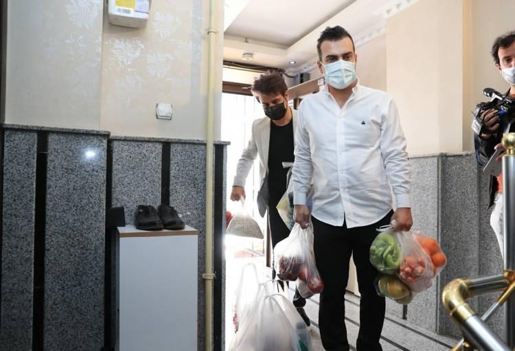 <p>Kapı kapı dolaşan radyocular Sultangazi'deki b&uuml;t&uuml;n ihtiya&ccedil; sahiplerine uğradı.</p>
