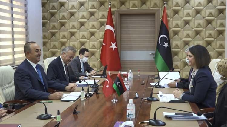 <p>Dışişleri Bakanı Mevlüt Çavuşoğlu, Libya Dışişleri Bakanı Necla Manguş ile bir araya geldi. Toplantıya AK Parti Dış İlişkilerden Sorumlu Genel Başkan Yardımcısı Efkan Ala da katıldı.</p>
