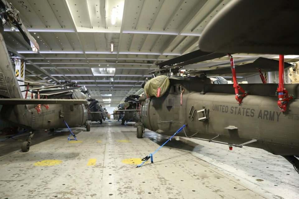 <p>ABD, NATO’nun ‘Defender Europe 21’ tatbikatı için Yunanistan’ın Batı Trakya bölgesindeki Dedeağaç’a gönderdiği askeri teçhizatlar “Lıberty Promıse” kargo gemisinden indirilmeye başlandı.</p>
<p> </p>
<p> </p>