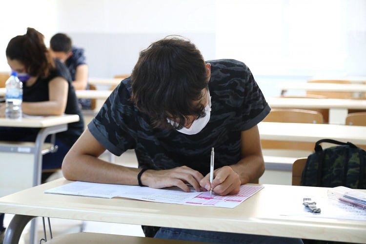 <p><strong>10- ÖDEV VE PERFORMANS NOTLARI NE OLACAK?</strong></p>
<p>Birinci dönem aldıkları notlara göre değerlendirilmeyi tercih eden öğrenciler sadece bu notları ile değerlendirilecek. Başka herhangi bir ölçme ve değerlendirme aracı kullanılmayacak ve uygulaması da yapılmayacak.</p>