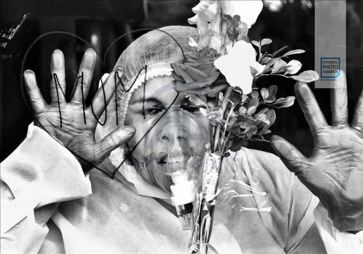 <p>İşte 'Istanbul Photo Awards 2021' kazananı</p>

<p>AA tarafından foto muhabirlerini desteklemek amacıyla bu yıl yedincisi düzenlenen uluslararası fotoğraf yarışması "Istanbul Photo Awards"da "Yılın Fotoğrafı" ödülüne, Bangladeşli Mohammed Shajahan'ın "Anne Sevgisi" eseri layık görüldü.</p>

<p> </p>
