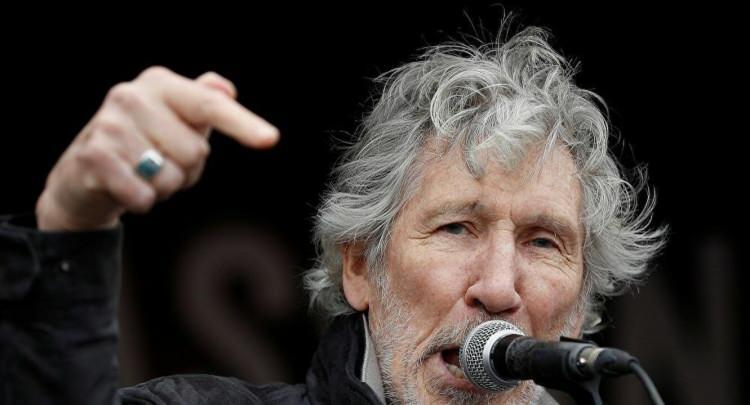 <p><span style="color:#800080"><strong>ROGER WATERS</strong></span></p>
<p>"Apartheid devlet" olarak niteledi.</p>