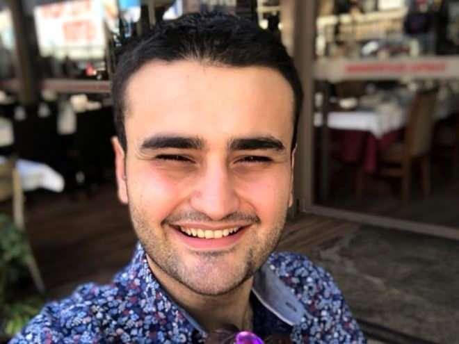 <p><span style="color:#800080"><strong>BURAK ÖZDEMİR (CZN BURAK)</strong></span></p>
<p>'Acınızı hissederseniz, o zaman yaşarsınız. Başkasının acısını hissederseniz, o zaman bir insansınız. Hepimiz Kudüs'leyiz.'</p>