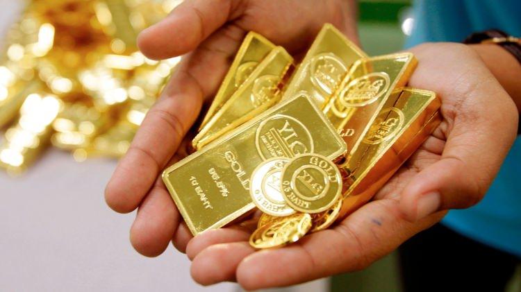 <p>Riskten kaçınma aracı olarak dikkat çeken altın konusunda yatırımcılar “Altın düşecek mi”, “Altın yükselecek mi”, “Gram altın 500 lirayı aşar mı” gibi sorularına yanıt ararken, A Para’da Stratejist Cüneyt Paksoy, hem ons hem de gram altın fiyatları için teknik değerlendirmelerde bulundu.</p>
