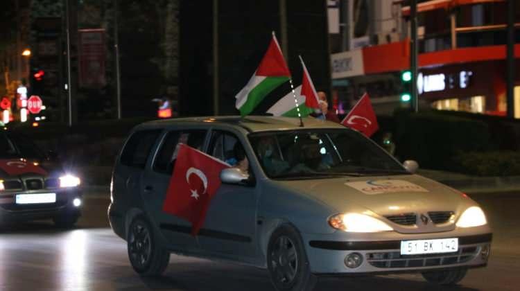<p>İsrail'in saldırısını protesto edip, Filistin halkına destek vermek isteyen sivil toplum kuruluşları, Niğde Adliye Sarayı önünde toplandı.</p>