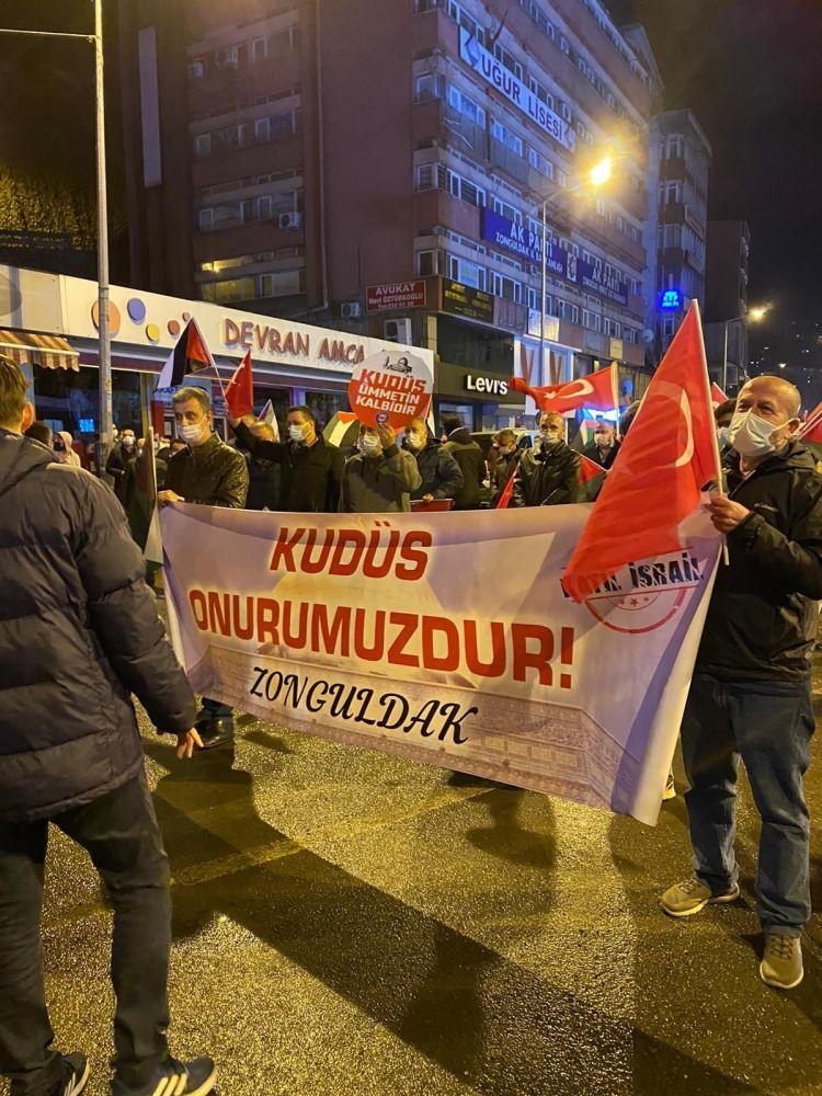 <p><strong>ZONGULDAK</strong></p>
<p>Memur-Sen Zonguldak İl Temsilciliği, İsrail polisinin, Mescid-i Aksa'da nöbet tutan Filistinlilere saldırmasını kınadı.</p>
<p> </p>