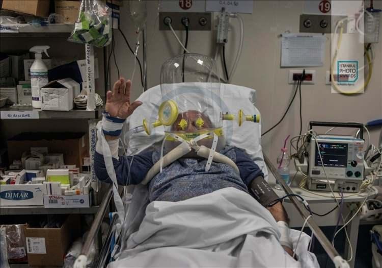 <p>Anadolu Ajansı (AA) tarafından foto muhabirlerini desteklemek amacıyla bu yıl yedincisi d&uuml;zenlenen uluslararası fotoğraf yarışması "Istanbul Photo Awards"da kazananlar a&ccedil;ıklandı. "Seri Haber" kategorisinde birinciliğe "Sabahtan Geceye Kadar &Ouml;l&uuml;leri Alıyoruz" &ccedil;alışmasıyla İtalyan fotoğraf&ccedil;ı Fabio Bucciarelli değer g&ouml;r&uuml;ld&uuml;.</p>
