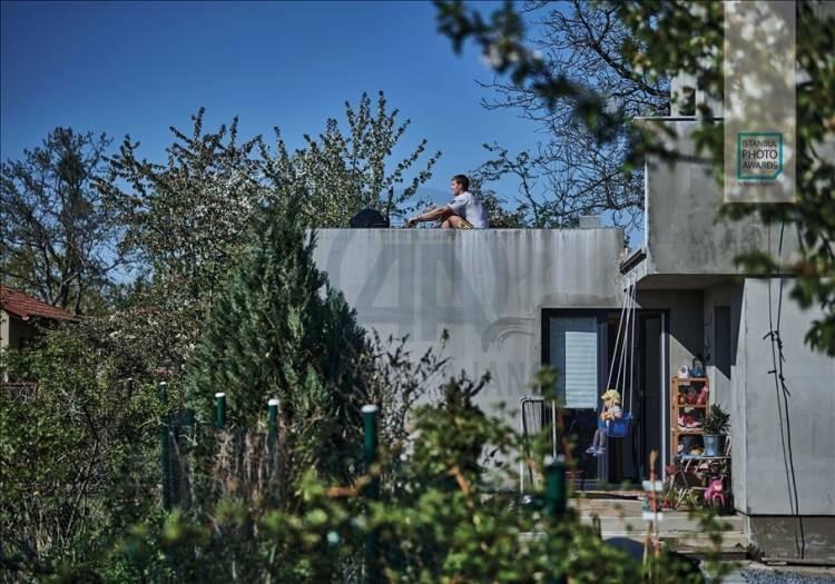 <p>Anadolu Ajansı (AA) tarafından foto muhabirlerini desteklemek amacıyla bu yıl yedincisi d&uuml;zenlenen uluslararası fotoğraf yarışması "Istanbul Photo Awards"da kazananlar a&ccedil;ıklandı. "Seri Spor" dalında &Ccedil;ek fotoğraf&ccedil;ı Barbora Reichova "Yıkılmaz Olimpiyat&ccedil;ılar" &ccedil;alışmasıyla ikincili oldu.</p>
