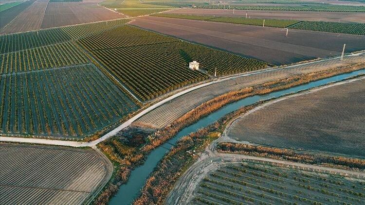 <p>Şehir: Antalya </p>
<p>Arsa (konut imarlı) metrekare fiyatı (TL/m2): 796<br />
<br />
Arsa (konut imarlı) fiyatlarında son 1 yıllık değer değişimi (%): 59<br />
<br />
Arazi (tarla/bağ/bahçe) metrekare fiyatı (TL/m2): 65<br />
<br />
Arazi (tarla/bağ/bahçe) fiyatlarında son 1 yıllık değer değişimi (%): 35</p>