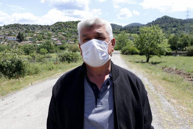 <p>Köylerinde herkesin koronavirüsle mücadele kapsamında mesafeli durduğunu belirten İsmail Yalçınkaya (85), kimsenin maske takmadan sokağa çıkmadığını söyledi.</p>

<p> </p>
