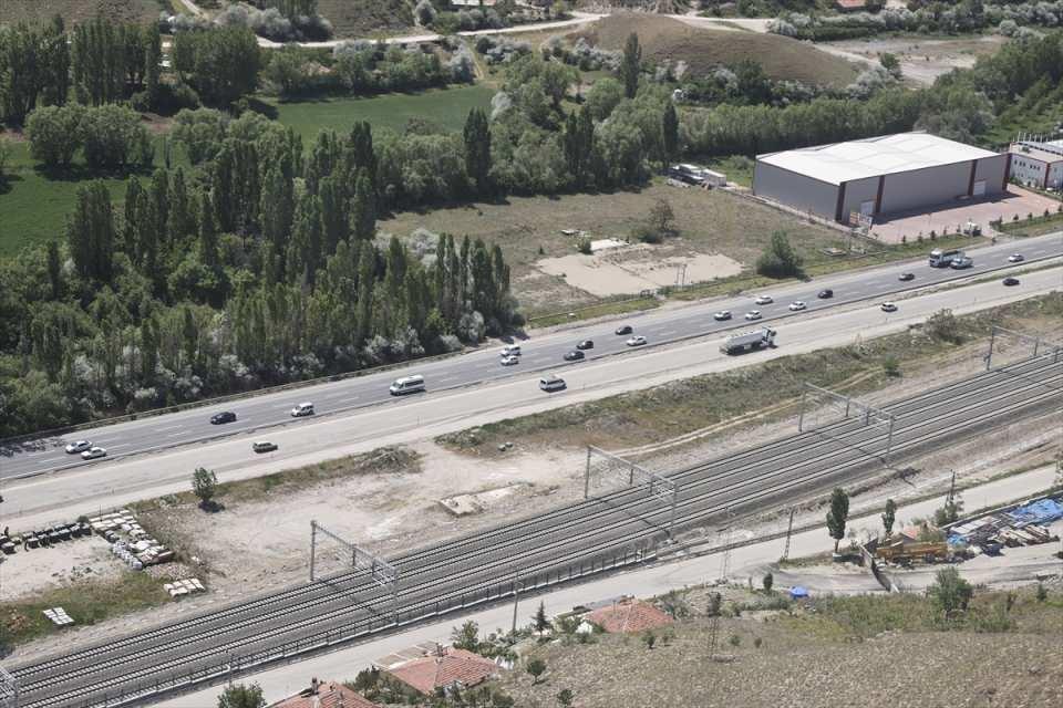 <p>Saraç, hafta boyunca yapılacak denetimlerle ilgili şu bilgileri verdi:</p>

<p>"Ekiplerimiz bu süreçte daha fazla görünür olarak kara yollarında trafik güvenliğini sağlamak için faaliyet icra edecekler.</p>
