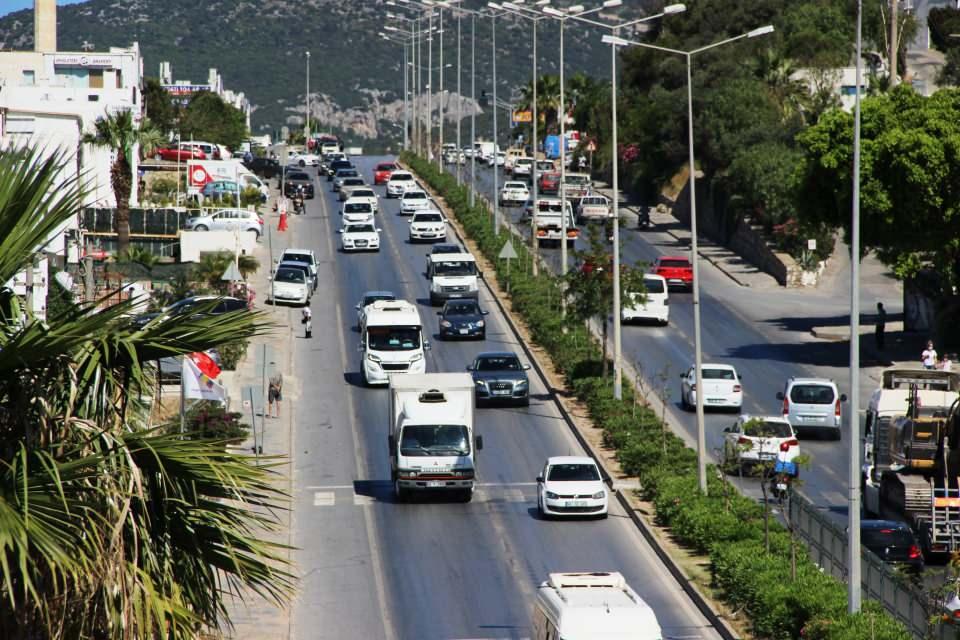 <p>2 katlı bahçeli ve geniş bir alanda bulunan evlerin temas riskini de azaltmasıyla salgın riski yüzde 70 oranında düştü.</p>
