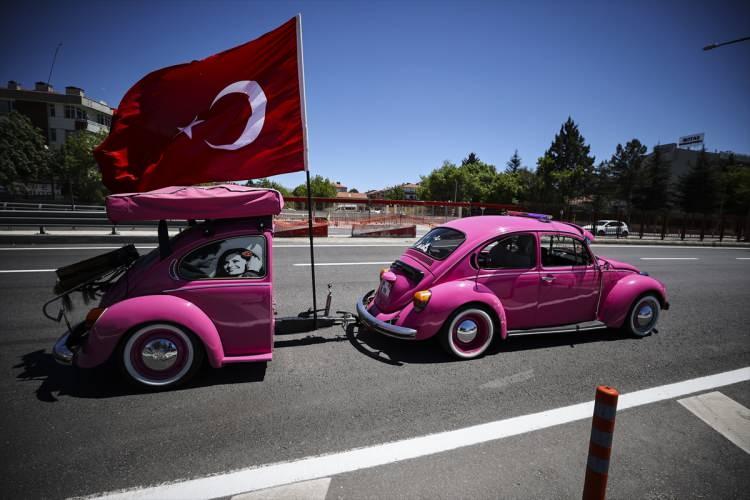 <p>Davetlerinden dolayı Gölbaşı Belediyesi ve Gölbaşı Kaymakamlığına teşekkür eden Gültekin, sosyal etkinliklerde bulunmanın mutluluk verici olduğunu belirtti.</p>