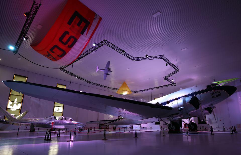 <p>Sivrihisar Uluslararası Sportif Havacılık Merkezinin, Eskişehir'e 94 kilometre uzaklıktaki ilçenin Yeşilköy Mahallesi'nde 2014'te faaliyete geçirdiği Necati Artan Tesisleri'ndeki M.S.Ö. Hava ve Uzay Müzesi, 2018'de 800 metrekare alanda ve tek hangar olarak açıldı.</p>

<p> </p>

