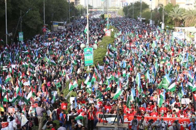 <p>- HENİYYE'DEN PAKİSTAN'A TEŞEKKÜR</p>

<p>Öte yandan gösteriye, Hamas Siyasi Büro Başkanı İsmail Heniyye de telefon ile bağlandı.</p>
