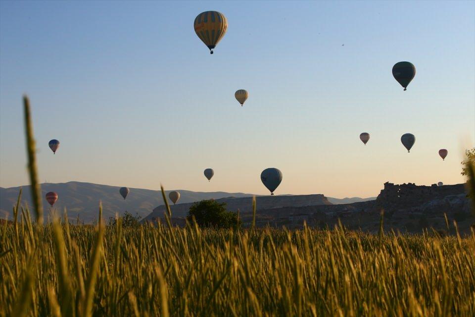 <p>Tura katılan Meksikalı turist Maria Dias, arkadaşlarıyla birlikte geldiği Kapadokya'da sıcak hava balon turuna katılmaktan dolayı büyük heyecan yaşadığını dile getirdi.</p>

<p> </p>
