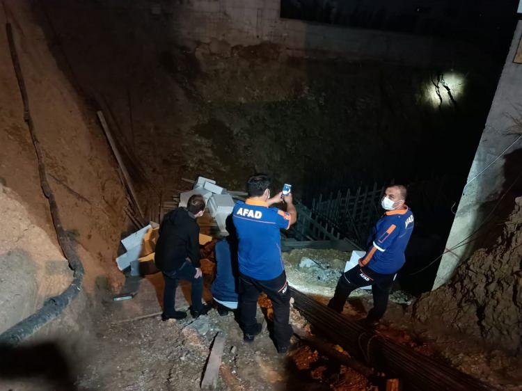 <p>Yatmaya hazırlanırken 'bina tahliye ediliyor' dediler. Biz de dışarı çıktık. Polis ve itfaiye ekipleri tahliye etti bizi, onlar apartman boşalana kadar bekledi. Benim ailem burada yaşıyor bu geceyi ailemde geçireceğim. Bu saatte çocuğumla beraber dışarı çıkmak problem. Sokakta perişan olduk çocuğumla beraber” dedi.</p>

<p> </p>
