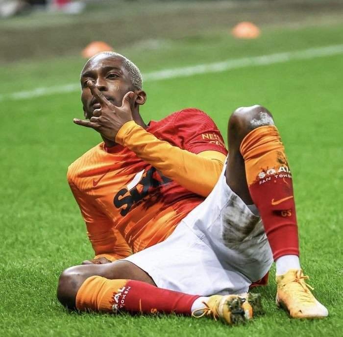 <p>HENRY ONYEKURU</p>
