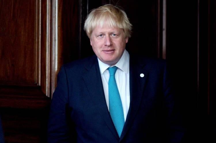 <p><strong>Sputnik Türkiye'nin The Mirror'dan yaptığı aktarmaya göre; Johnson'un Başbakanlık Konutu'na yaptırdığı altın kaplama dökülmeye başladı. </strong></p>
