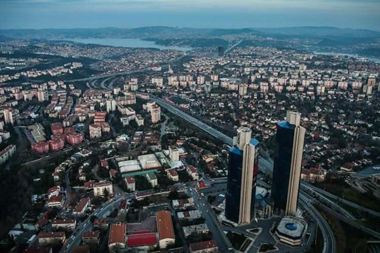 <p>TÜİK rakamlarına göre Nisan ayında Türkiye genelinde 95 bin 863 adet konut satışı gerçekleşti. Bu rakam ile konut satışları geçen yılın aynı ayına göre ise yüzde 124,1 artış gösterdi. İşte konut satışlarının en çok yaşandığı şehirlerin fiyatları...</p>
