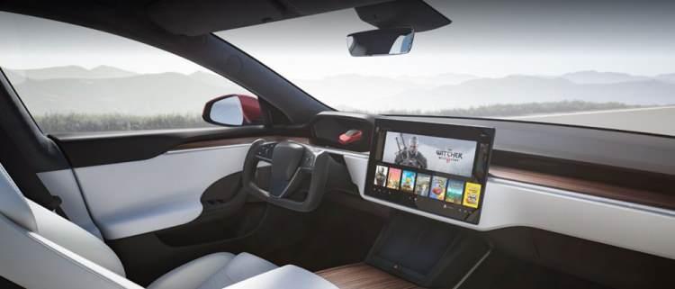 <p>Tesla'nın şirket içi verilerine göre 620 kilometreden fazla menzile sahip olan Model S Plaid 0'dan 100 kilometre hıza 1.99 saniyede ulaşıyor. Bu veriler Tesla Model S Plaid'i dünyanın hızlı seri üretim aracı yapıyor. Aracın maksimum hızı da 320 kilometre olarak açıklandı.</p>
