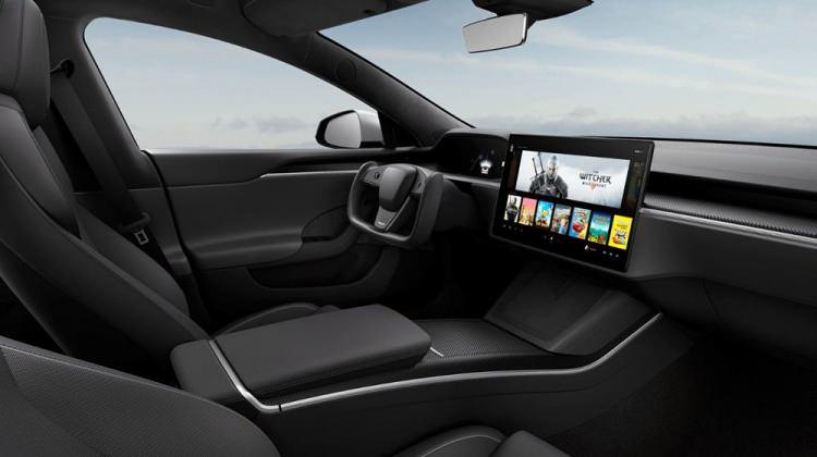 <p>Fiyatı daha pahalı olan Model S Plaid+'ın ise menzili 800 kilometrenin üzerine çıkıyor.</p>
<p> </p>