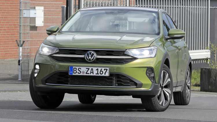 <p>Alman otomotiv devi, küçük SUV yarışının yeni üyesi olan Volkswagen Taigo'nun gövde tasarımına ilişkin ilk ipucu görsellerini geçtiğimiz haftalarda paylaşmıştı.</p>
