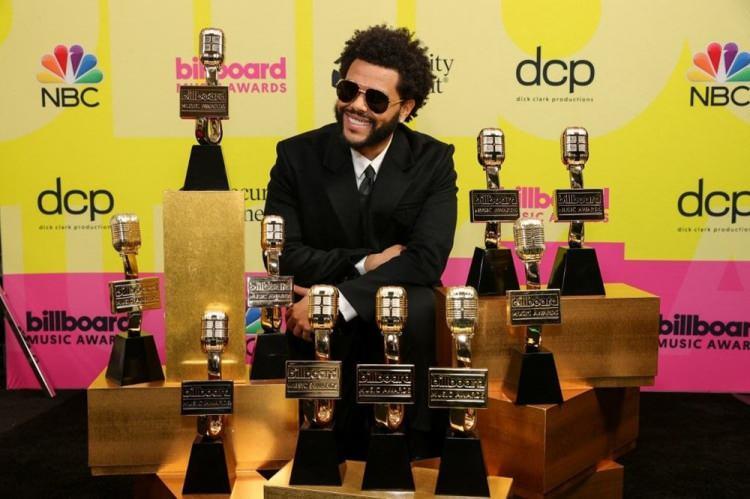 <p><strong>Müziğin en iyileri 2021 Billboard Müzik Ödülleri gecesinde onurlandırıldı. The Weeknd, toplam 10 ödülle Billboard Müzik Ödülleri'nin yıldızı olurken; Taylor Swift, Drake, Pink de büyük ödülleri kucakladı. İşte 2021 Billboard Müzik Ödülleri'nin sahipleri...</strong></p>
