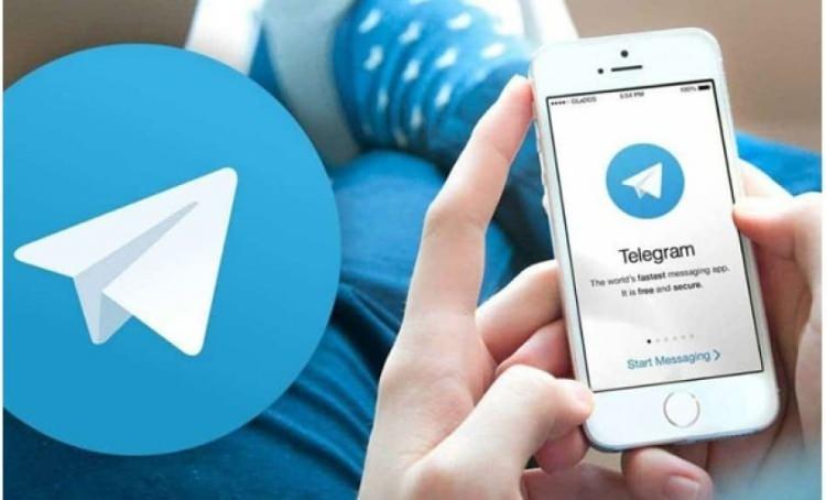 <p>5- Telegram</p>

<p>WhatsApp'ın tartışmalı gizlilik sözleşmesi sonrası milyonlarca kişinin geçiş yaptığı Telegram 5. sıraya kadar yükseldi.</p>
