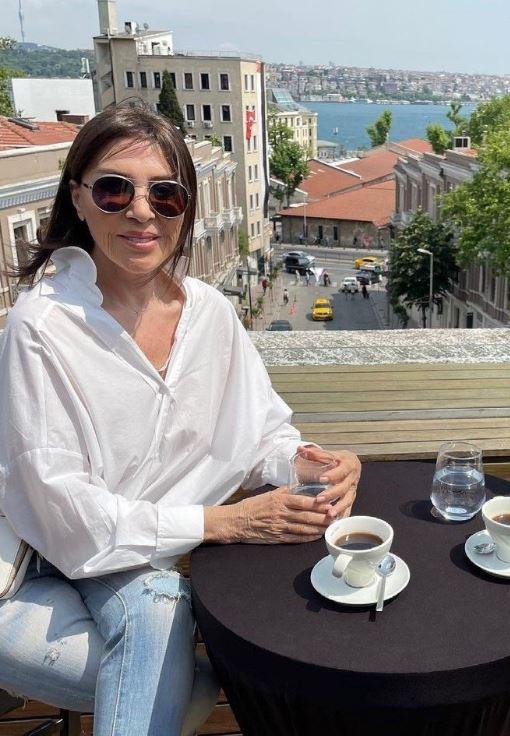 <p><span style="color:#B22222"><strong>Yıllar geçtikçe gençleşen Nebahat Çehre sosyal medyanın gündemine oturdu.</strong></span></p>

<p> </p>
